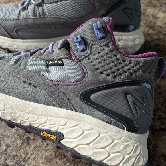 New Balance Fresh foam X Hierro Mid GTX Women's Size 8.5 W hiking boot shoe - Picture 6 of 11